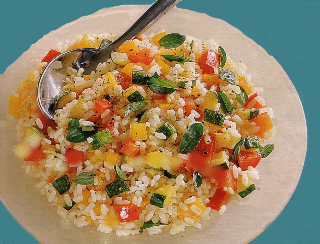 Рис есть с салатом